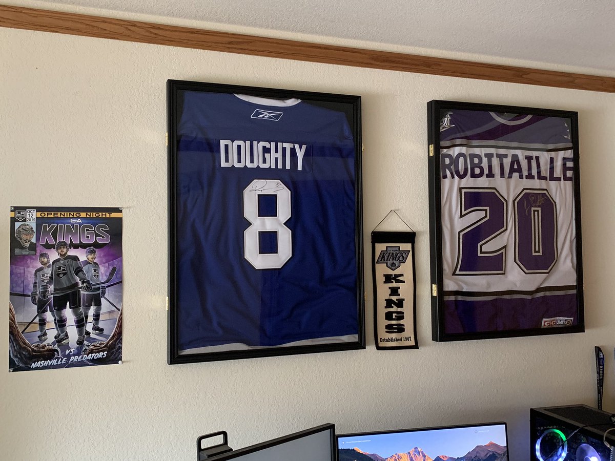 DaRealJeffYoung's tweet photo. Finally got my 2 signed @LAKings jersey’s framed and hung!!! #doughty #robitaille @BaileyLAKings https://t.co/KuCE7ugAuB