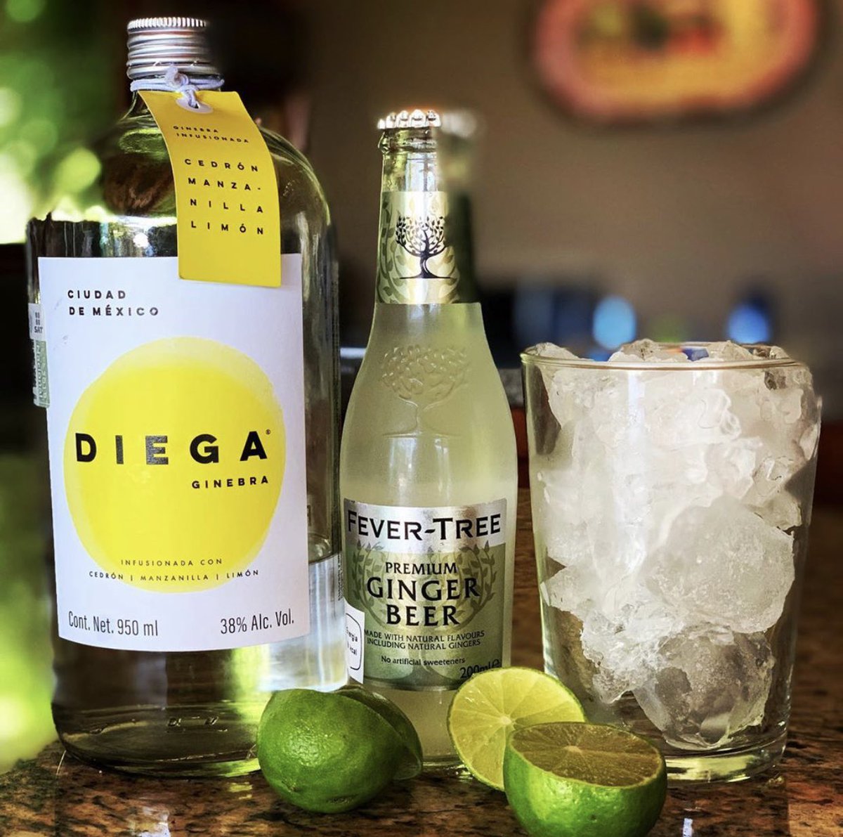 Moscow Mule 🍸👍 Diega, Fever Tree Ginger beer y limones. #DiegaGin