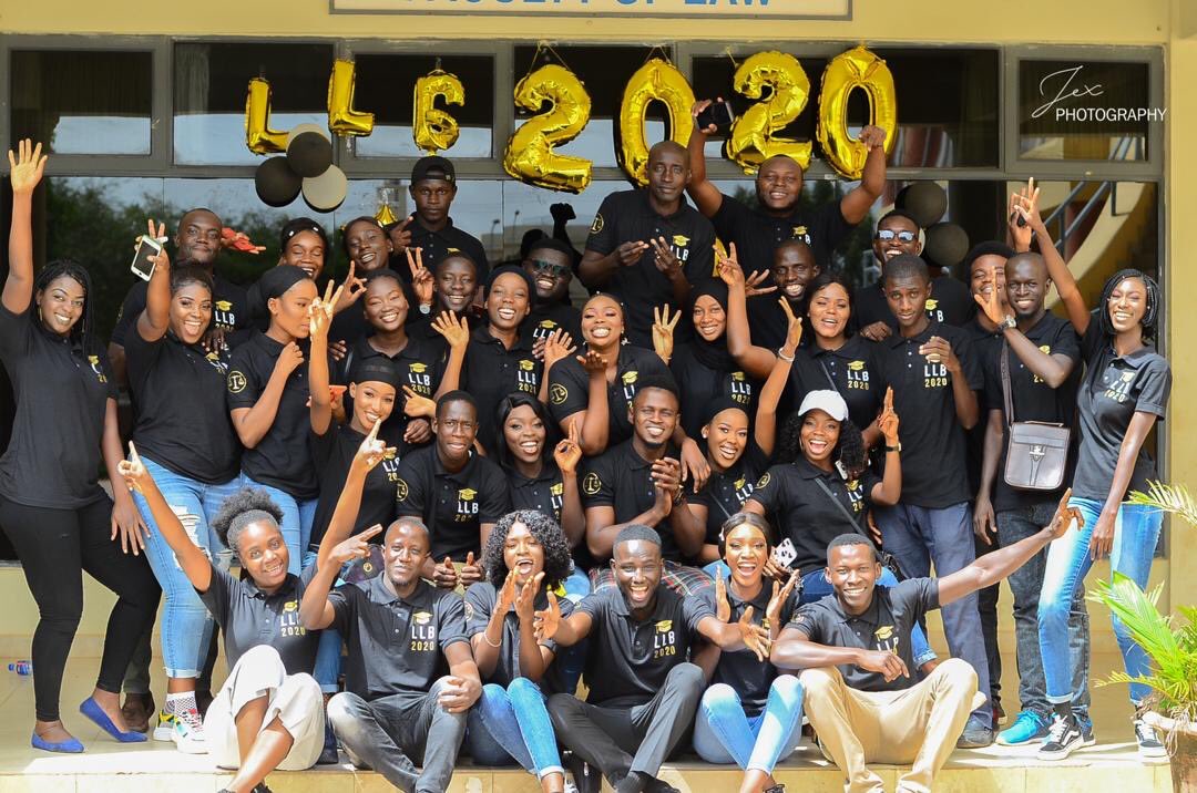 natushbillgatez's tweet photo. Ur Gurl is an LLB Holder (Degree). To more wins inshaa Allah 🙏🏽 #LLB 2020 #Mbaaa am nga degree 📜 (In Big Faa’s voice😆) https://t.co/FDHuXqkBK9