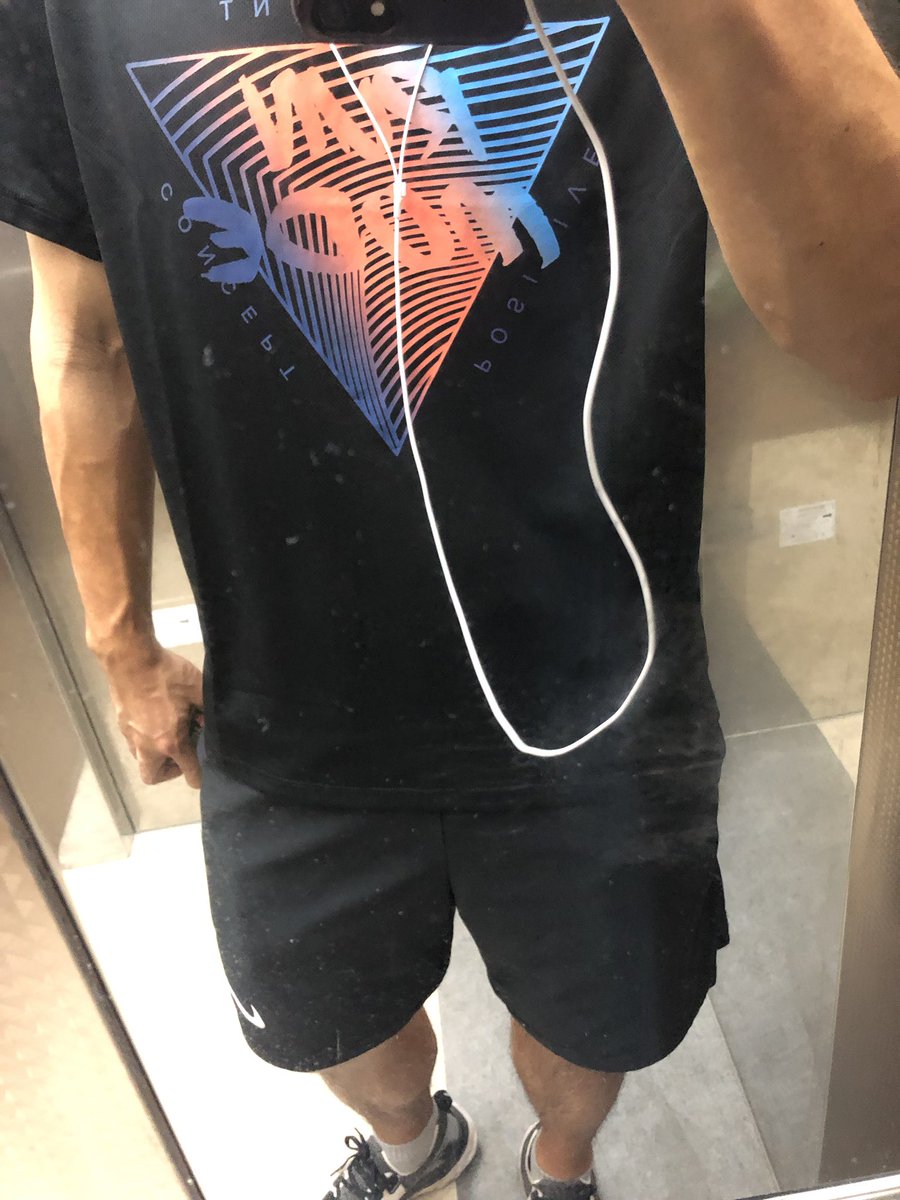 kmangyo's tweet image. 그리고 여름런 복장 완성 #runmode