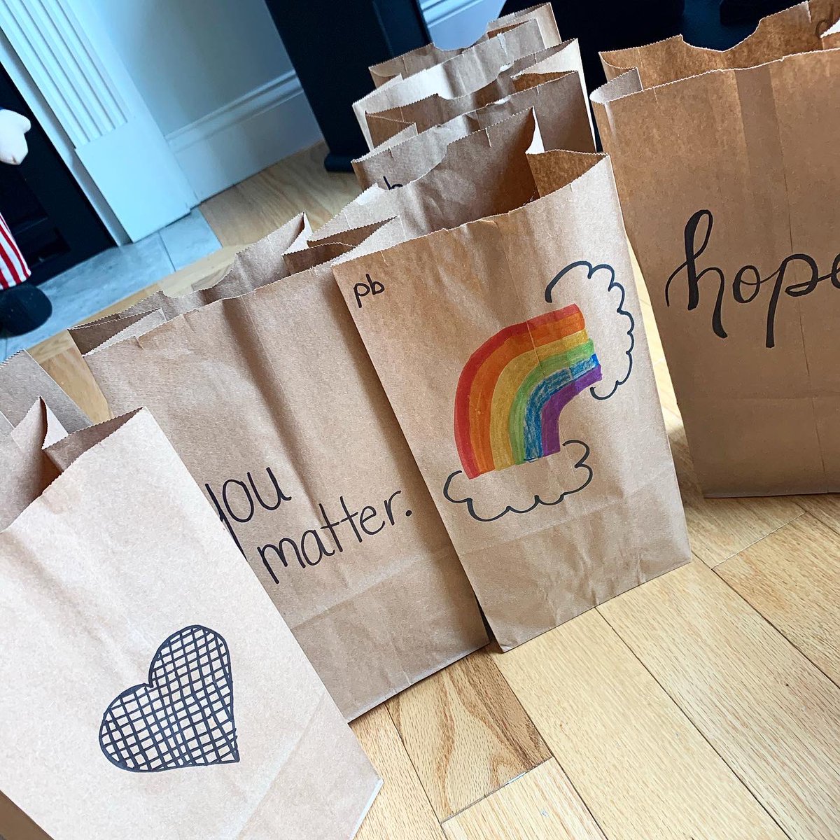 iTeachSTEMatRPS's tweet photo. They say, when you find yourself with more than you need, build a longer table. This morning’s table held forty bagged lunches for @FrBillsMnSpring thanks to a collaborative effort of friends and family. 🍞🥨🍪 #endhomelessness #dogood #wecandomoretogether https://t.co/7FRN6Gra8r