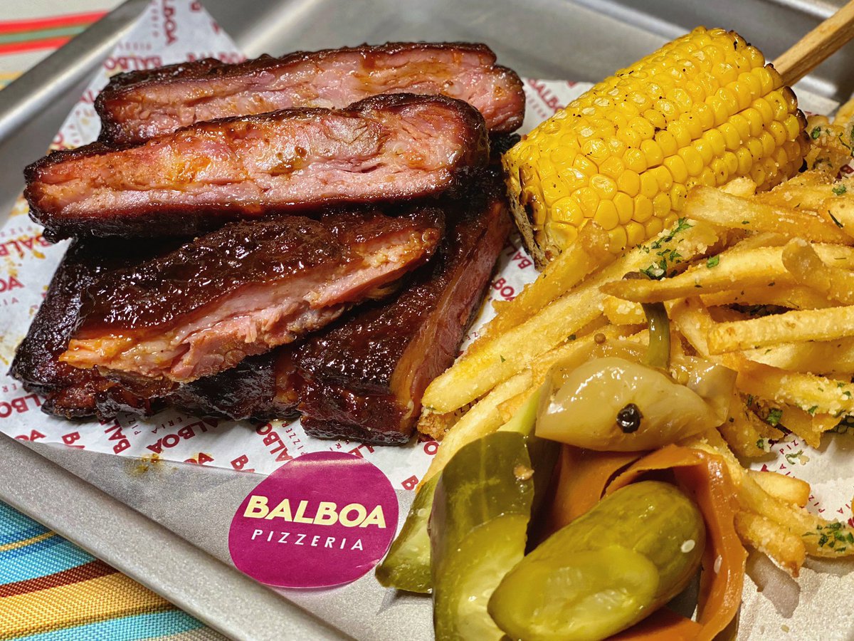 Costillitas BBQ perfectas, hermosas, ¡en su punto! 💥🤤 de uno de mis lugares felices por siempre: <a href="/balboamx/">Balboa Pizzeria</a> con <a href="/bbukantz/">Bernardo Bukantz</a> al mando en cocina. 

Balboa #Cuauhtemoc y #Condesa están listos para atenderle con todos los protocolos de seguridad y también con #servicioadomicilio.
