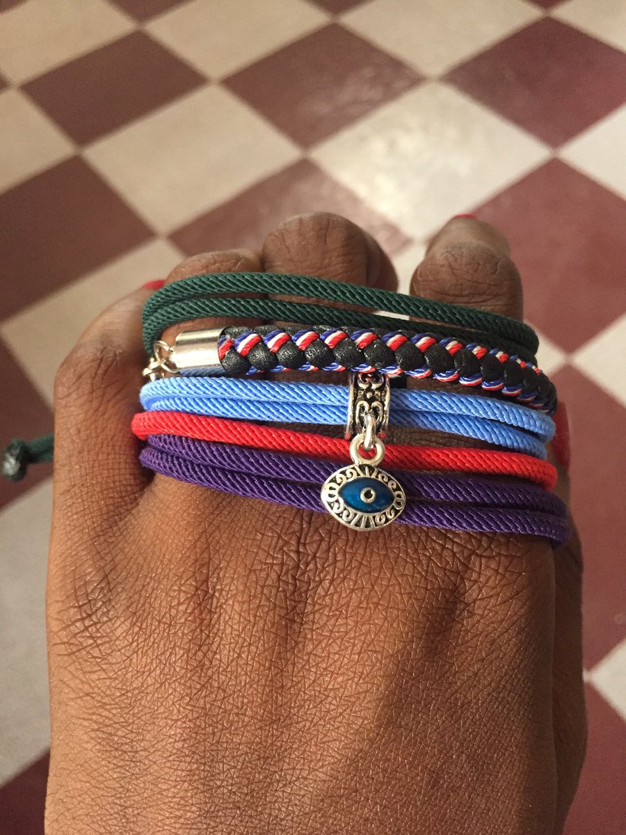 thisisTharwa's tweet photo. The Original Paracords! A gift from the Shop! 
Get your bracelet set from 1k now! Available in Black x Brown too! 
#unisexbracelet #paracords #vinyldiscbeadsinlagos #braceletstacks #nigerianjewelry #nigerianjewelrydesigner #original #originaljewelry https://t.co/hCjtR1kWdB