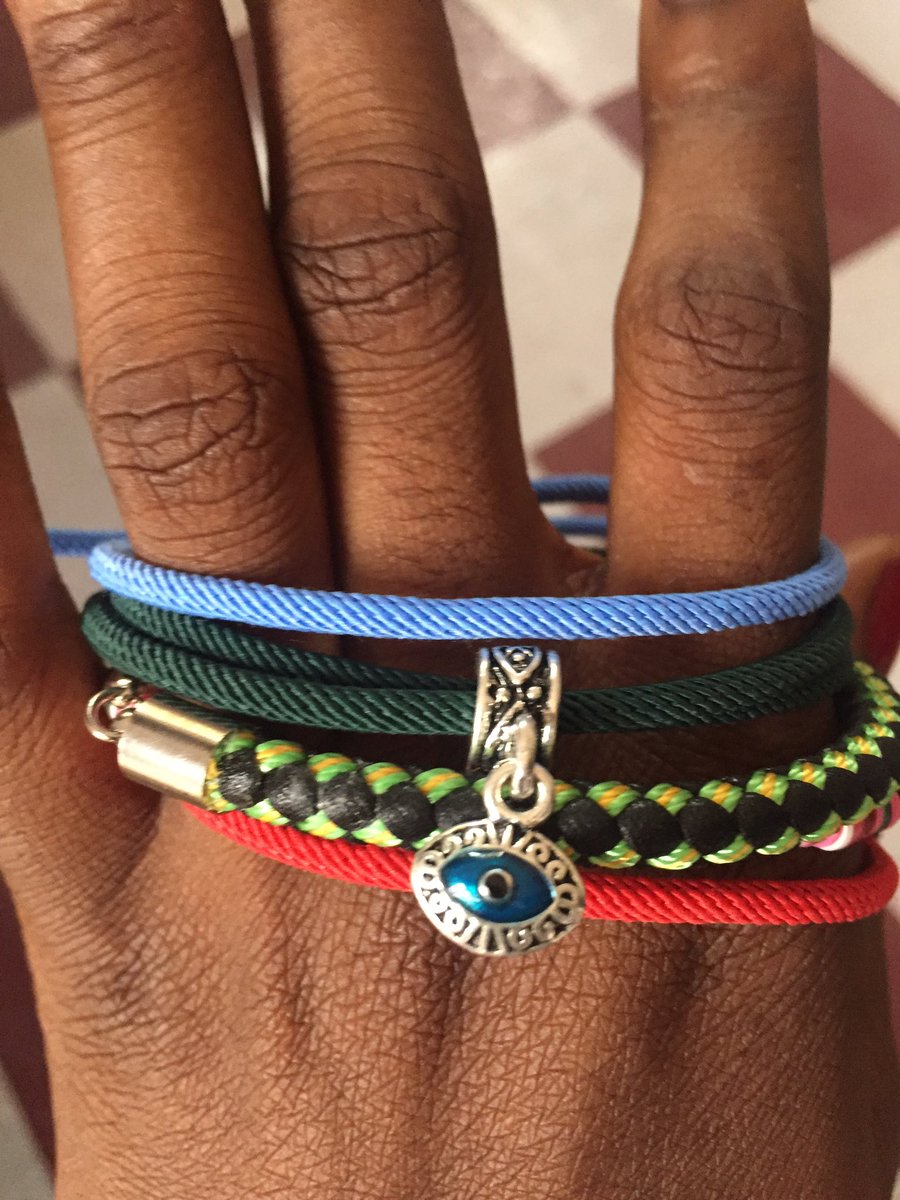 thisisTharwa's tweet photo. The Original Paracords! A gift from the Shop! 
Get your bracelet set from 1k now! Available in Black x Brown too! 
#unisexbracelet #paracords #vinyldiscbeadsinlagos #braceletstacks #nigerianjewelry #nigerianjewelrydesigner #original #originaljewelry https://t.co/hCjtR1kWdB
