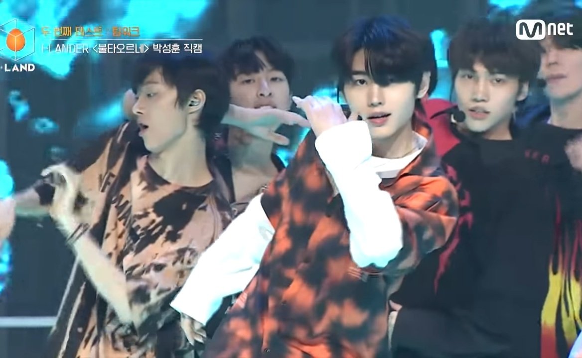 Huijunmybae's tweet image. #ILAND_EP3 
❄️EVERYBODY!! HE'S AN ICE PRINCE BUT HE'S BURNING WITH HIS PASSION!!....sᴇʀᴠɪɴɢ Yᴏᴜ 
PARK SUNGHOON❄️

ɪ'ᴍ ʀᴏᴏᴛɪɴɢ ғᴏʀ ʜɪᴍ