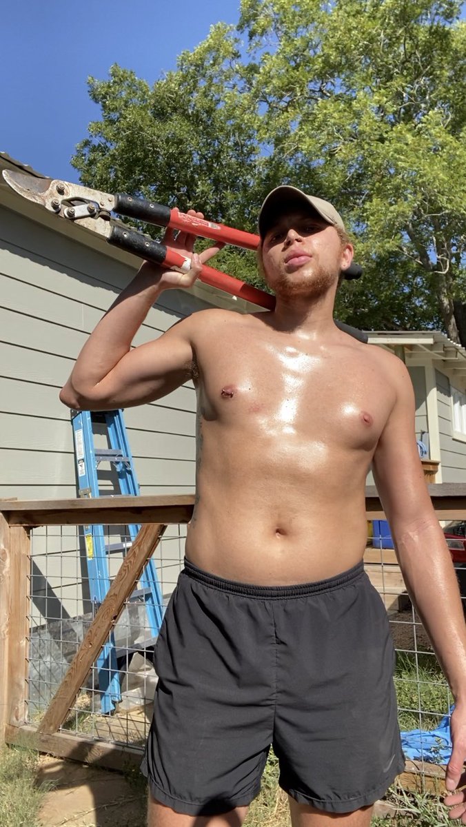 YingYangPK's tweet photo. There is nothing like a well trimmed bush #DadBod #DaddyPatty https://t.co/0yYX6Vz8G6