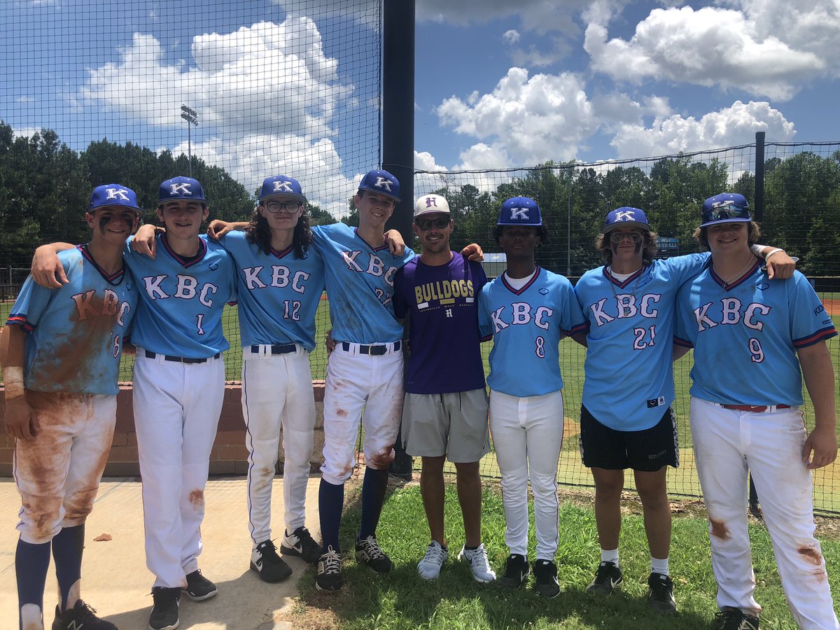 JFiorella12's tweet photo. Departed for ATL at 6:00 am Thursday & almost back home tonight—WORTH EVERY SECOND getting to watch these DAWGS compete (and visit with a couple others). More games next weekend in Lville 😈
Love these dudes & the rest of our team—The H is a special place 💯
BOND
TLAC https://t.co/289LqnAfxY