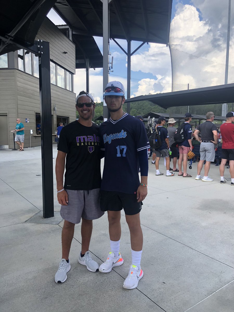 JFiorella12's tweet photo. Departed for ATL at 6:00 am Thursday & almost back home tonight—WORTH EVERY SECOND getting to watch these DAWGS compete (and visit with a couple others). More games next weekend in Lville 😈
Love these dudes & the rest of our team—The H is a special place 💯
BOND
TLAC https://t.co/289LqnAfxY