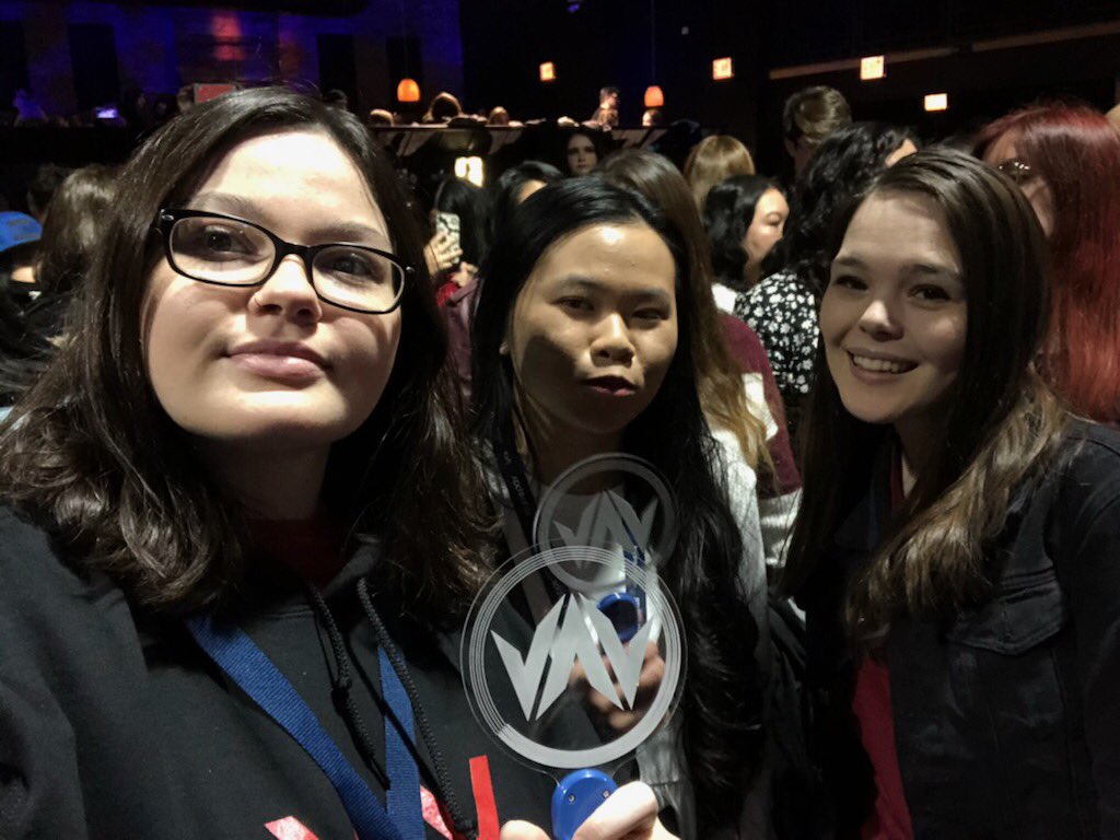 minikwanie's tweet photo. HAPPY BIRTHDAY ROSE!!!
i cant wait to see you again and go to more concerts with you. traveling with you for concerts is always fun. miss you!! i hope you had a good day. :-)) @binotbye https://t.co/ua7uXETpNH