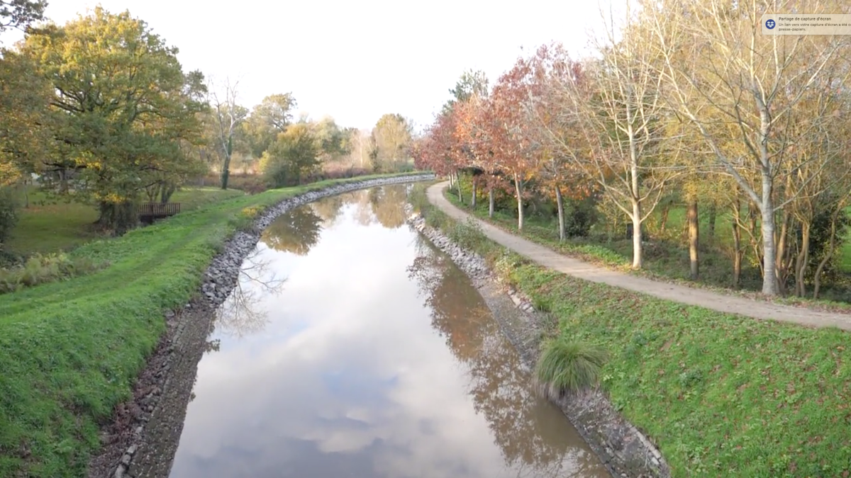 AvecNantes's tweet photo. Sur l’Erdre, la reconquête de la qualité de l’eau joue collectif - Plan Régional Santé Environnement du Pays de la Loire https://t.co/UIDKB3gDHU #santé #environnement #eau #agriculture #PRSE3 https://t.co/W5DhpOmHbH