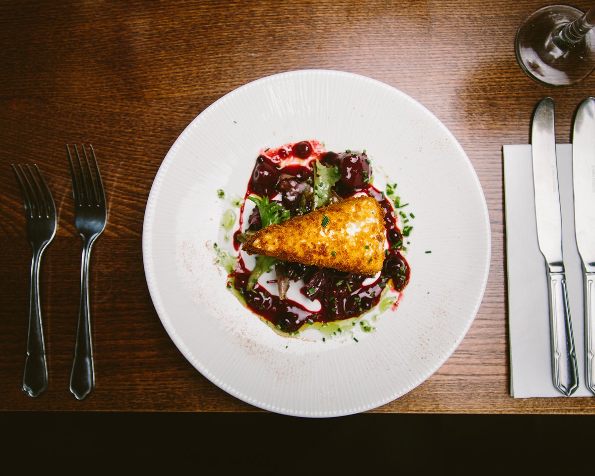 Rustiqueyork's tweet image. Can you believe it's just over a week since we reopened? Time flies... Looking forward to seeing all our weekend guests 
.
#York #EatYork #FrenchRestaurant