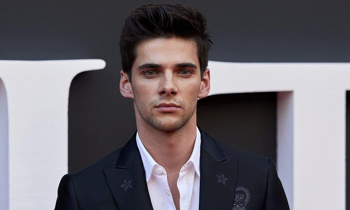 𝐍𝐨 𝐨𝐧𝐞 𝐤𝐞𝐞𝐩𝐬 𝐚 𝐬𝐞𝐜𝐫𝐞𝐭.