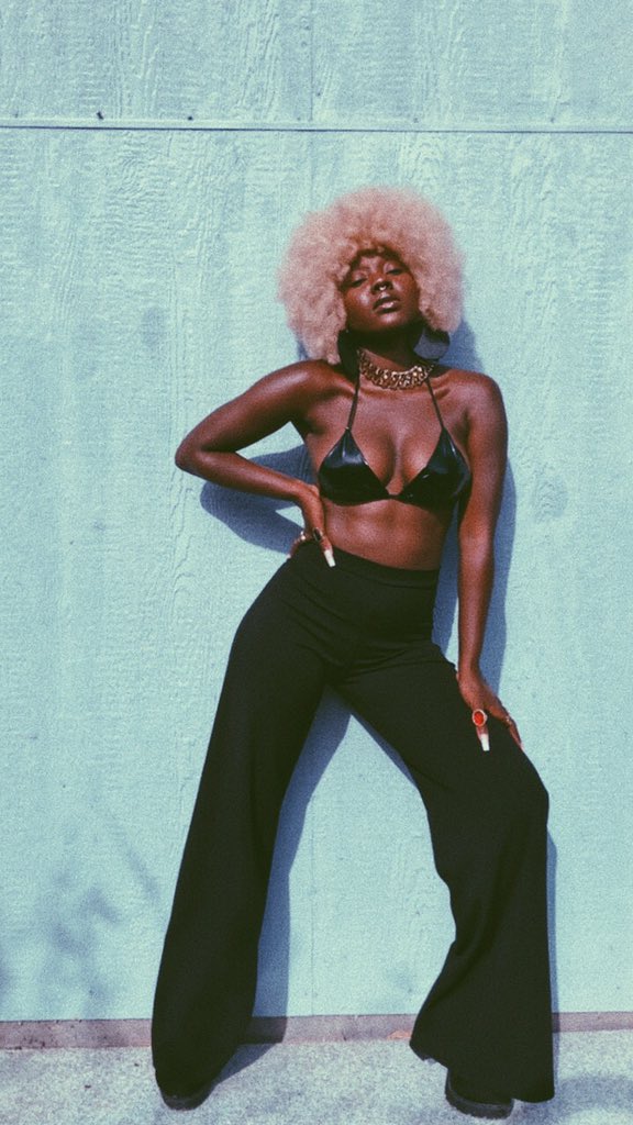 raascollective's tweet photo. @AuraJaeAura1 said we’re gonna give them Foxy Cleopatra vibes but also some Pam Grier realness.
Shot over FaceTime by @jordanmars_
#RAAS #everythingRAAS https://t.co/ozH4TWOiUr