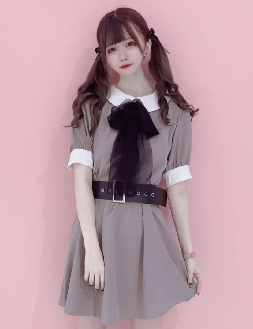 【press】

オススメcoordinate💘

双子コーデは色々なところで目立つこと間違いなし✨

カジュアル系オススメワンピ
🎀Bigリボンベルト付きワンピース
¥9,400＋tax→￥6,900+tax‼️

SALE価格でお買い求めやすくなっております✨
人気アイテムは完売間近なのでお早めに💦
ailand-store.jp/staffcoordinat…