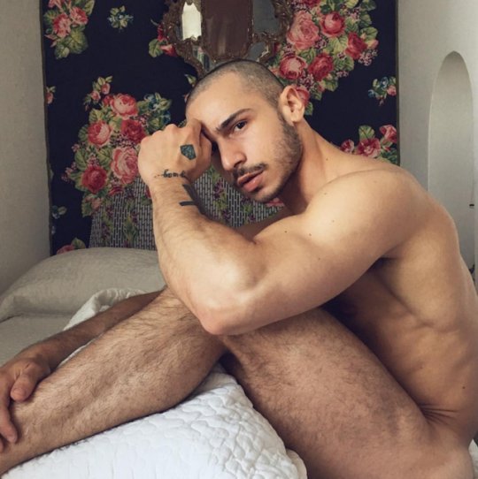 MenLegs's tweet photo. Paolo Bellucci ya tiene nombre este rico... Que piernas 😵😍 https://t.co/TXmjdgIntt