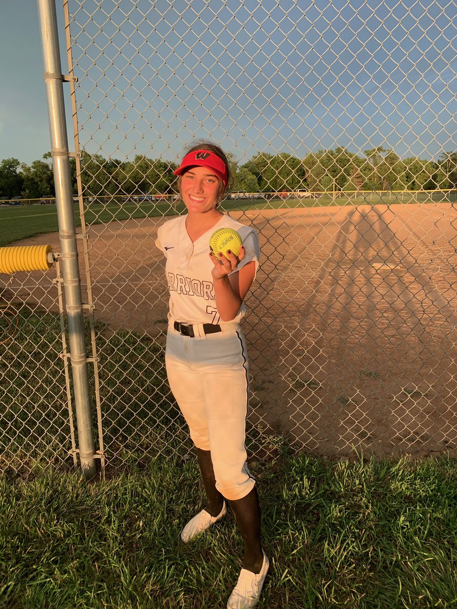 CHSEagleSB's tweet photo. Congrats @PiperDemman!!! Keep working hard, girl! 🦅🦅#DowntownProud #StudentAthlete https://t.co/85u7DErAAu