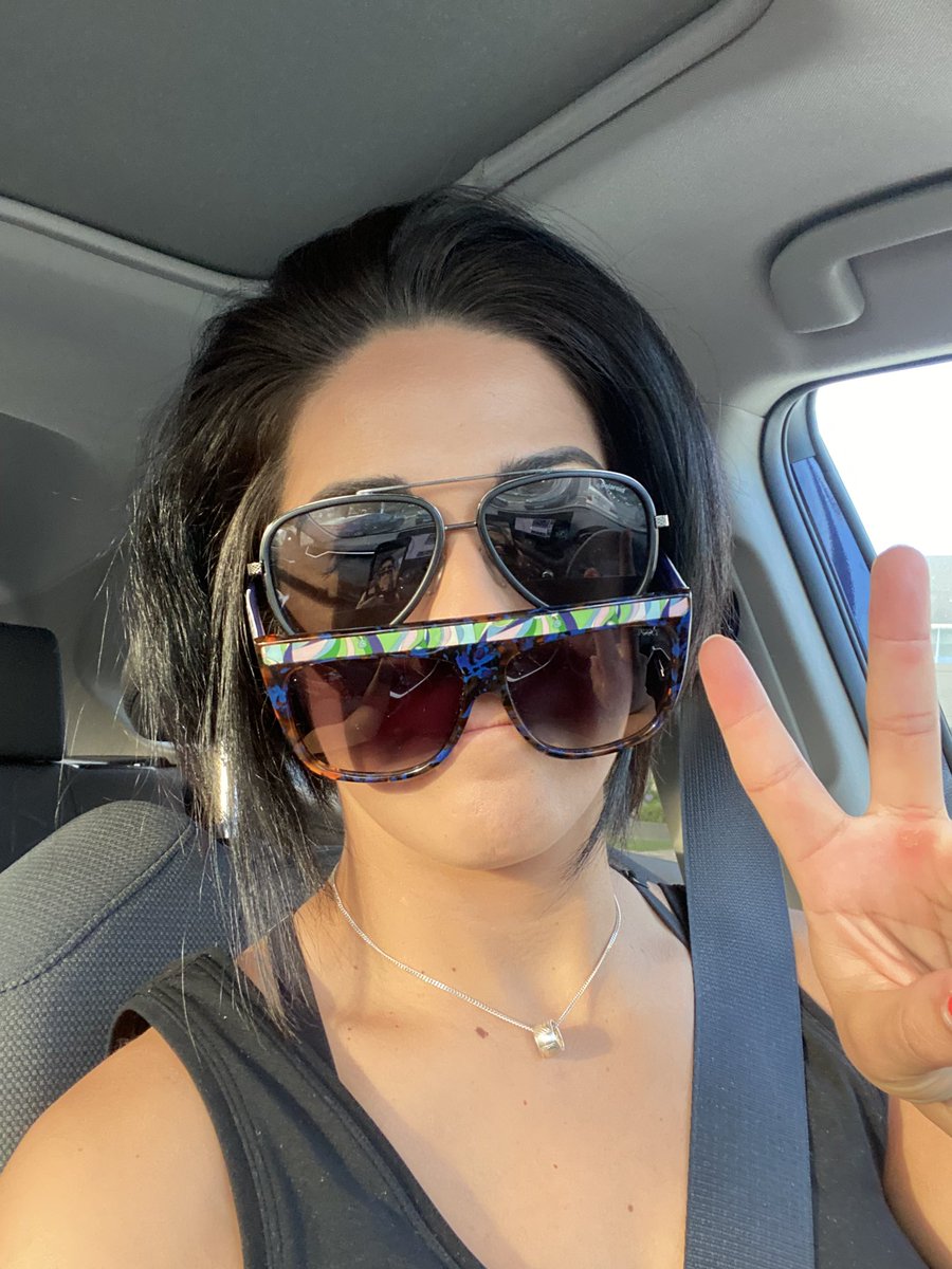 itsBayleyWWE's tweet image. #bayleydossunglasses