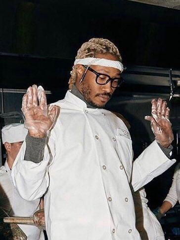 TshepoKempt's tweet photo. Covid-19 got me like this when my girl throwing it back ..
✋🤓🤚 https://t.co/UQ9LHWssGG