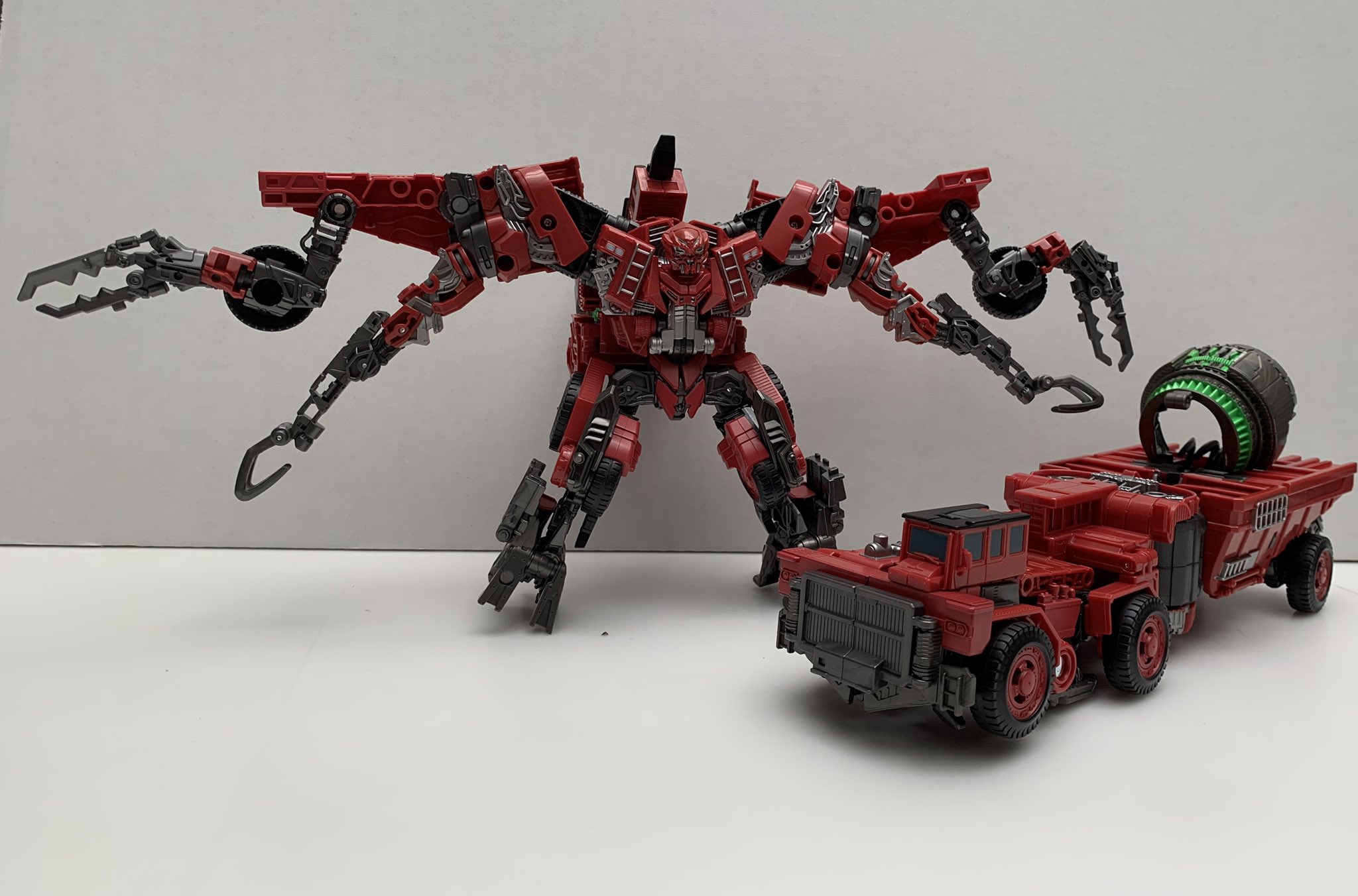 公式 トランスフォーマー情報局 追加情報 先日予約が始まりました Ss 54 ディセプティコンオーバーロード の写真を撮ってみました ぜひご覧ください トランスフォーマー Transformers T Co Li94orbg7p Twitter