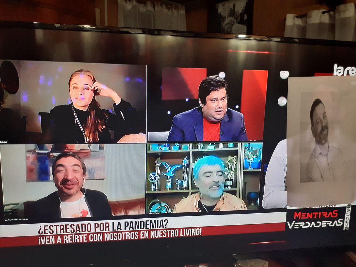 #EnElLivingMV apoyando a Nacho pop con el cambio de animador..