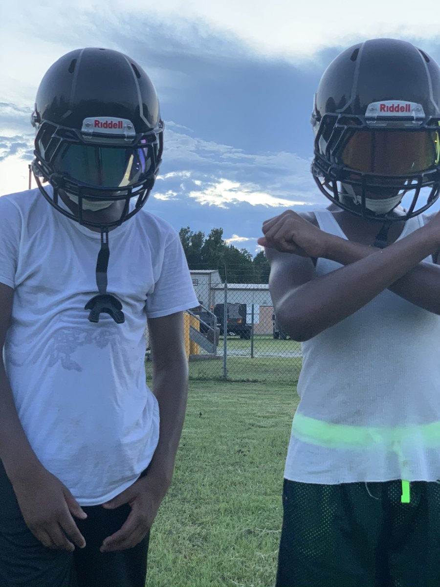 Just_RelaxBro's tweet image. I’m building something💯💪🏾 #GetInTheLab #WorkOrBeOutWorked... my boys got next, trust me... class of 2️⃣0️⃣2️⃣5️⃣🏈