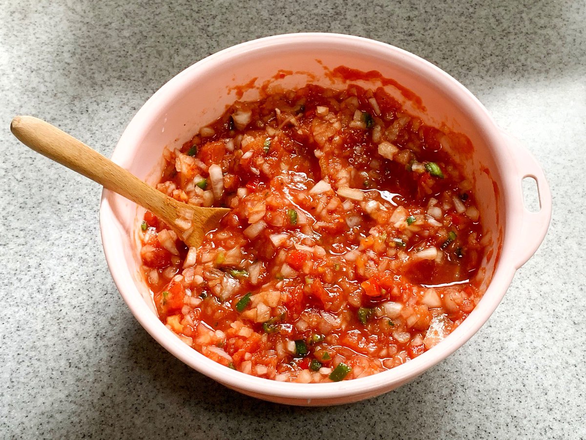 ザン ウー در توییتر お散歩とお買い物行く前に今夜の酒の肴の仕込み 自家製サルサソースの隠し味はカルディで売ってるラム肉用のピリ辛クミン塩 羊名人 サイゼリヤのラムの串焼きについている特製スパイスに近い味の羊名人はサルサにもよく合うんでおすすめ