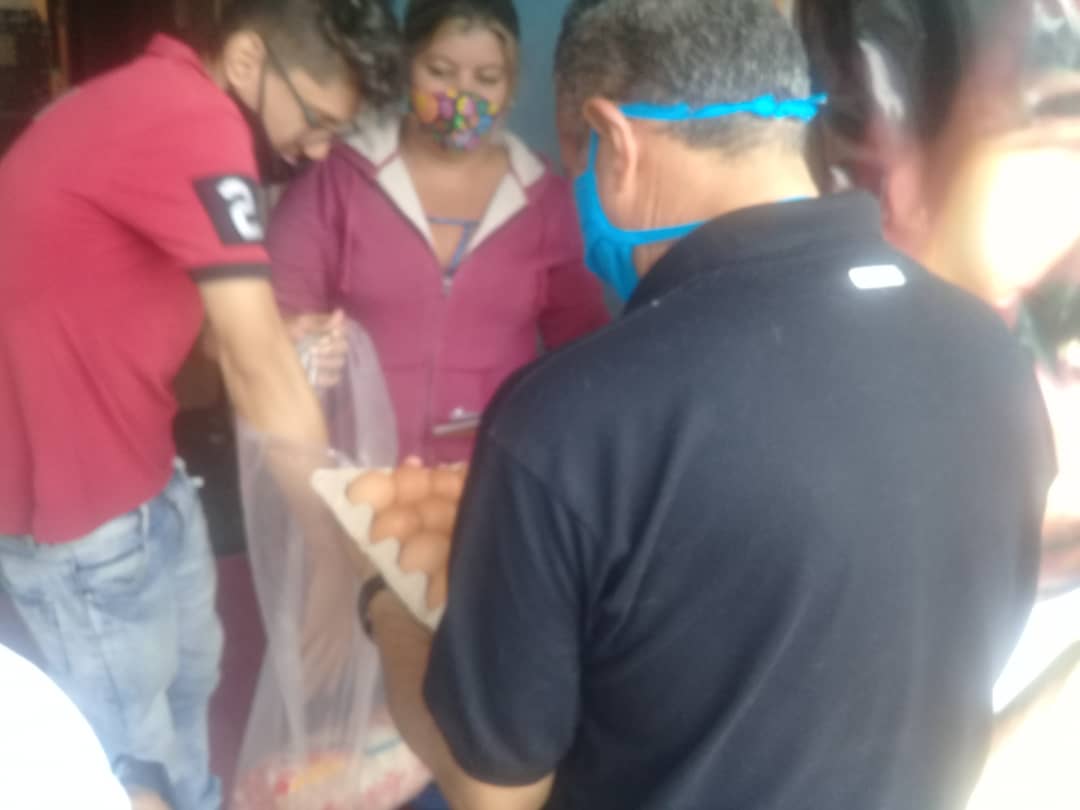 jhonrodriguez (@patriota_john) on Twitter photo El tutor <a href="/Patriota_John/">jhonrodriguez</a> presente en la atención 1114 Familias de la Pq. La Concordia con campo soberano Gracias a <a href="/NicolasMaduro/">Nicolás Maduro</a> <a href="/BermudezJoseA/">Bermúdez José</a> <a href="/FreddyBernal/">Freddy Bernal</a> <a href="/ClapEsTachira/">TáchiraEsCLAP</a> <a href="/PSUVTachira/">PSUV Táchira</a> <a href="/LealTelleria/">M/G Carlos Leal Tellería</a>
#TachiraTerritorioClap
#JuntosVenceremosAlCovid #DiosdadoVenezuelaEstaContigo El tutor <a href="/Patriota_John/">jhonrodriguez</a> presente en la atención 1114 Familias de la Pq. La Concordia con campo soberano Gracias a <a href="/NicolasMaduro/">Nicolás Maduro</a> <a href="/BermudezJoseA/">Bermúdez José</a> <a href="/FreddyBernal/">Freddy Bernal</a> <a href="/ClapEsTachira/">TáchiraEsCLAP</a> <a href="/PSUVTachira/">PSUV Táchira</a> <a href="/LealTelleria/">M/G Carlos Leal Tellería</a>
#TachiraTerritorioClap
#JuntosVenceremosAlCovid #DiosdadoVenezuelaEstaContigo