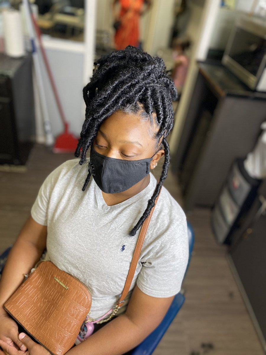 mae_carlie's tweet photo. Textured Faux Locs 🧡✨
  3hrs
IG: Cpcreationsss._ 🦋✨
#cpcreationsss #feedins #stitchbraids #fortworthbraider #fortworthbraids  #dfwbraider #dfwbraids #knotlessboxbraids  #braidstyles #shsu #shsu21 #shsu22 #shsu23 #shsu24 #shsuhair #fortworthfauxlocs #arlingtonfauxlocs https://t.co/7x24vV8fPe