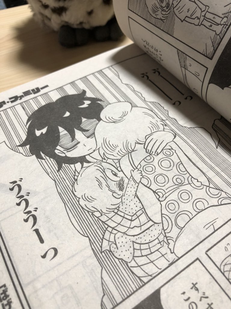『ナイトメア・ファミリー』は、ストーリー漫画を!と担当さんに提案頂いて、コマを大きくするとか詰め込みすぎないとか、初めてのことだらけの描き方をし、わくわくと少しの不安があります。
そんな色んな作家としての葛藤とチャレンジがある作品です。