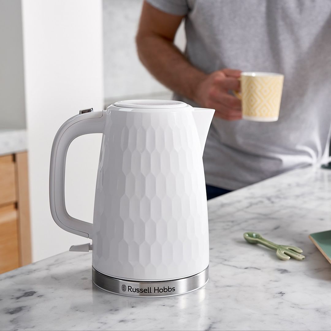 DealDoodle's tweet photo. Take a look at a gorgeous range of kettles from @jlandpartners .  Various colors and materials to choose from. Shop from top brands like @RussellHobbsUK @smeguk @DualitLtd and more. https://t.co/sEtCKczilQ
#dealdoodle #jlhome #johnlewis #kettles #kettle #smallappliance https://t.co/2y47cPhE0Z