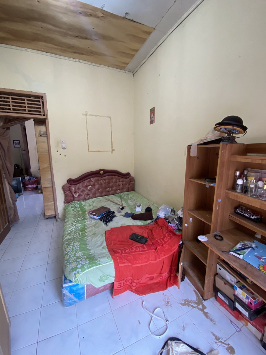 Btw untuk lokasi di Padang Pariaman, Sumatera Barat. *agak susah rasanya mencari perintilan yang minimalis di daerah Sumatera Barat.Oh ya, ini foto before nya :