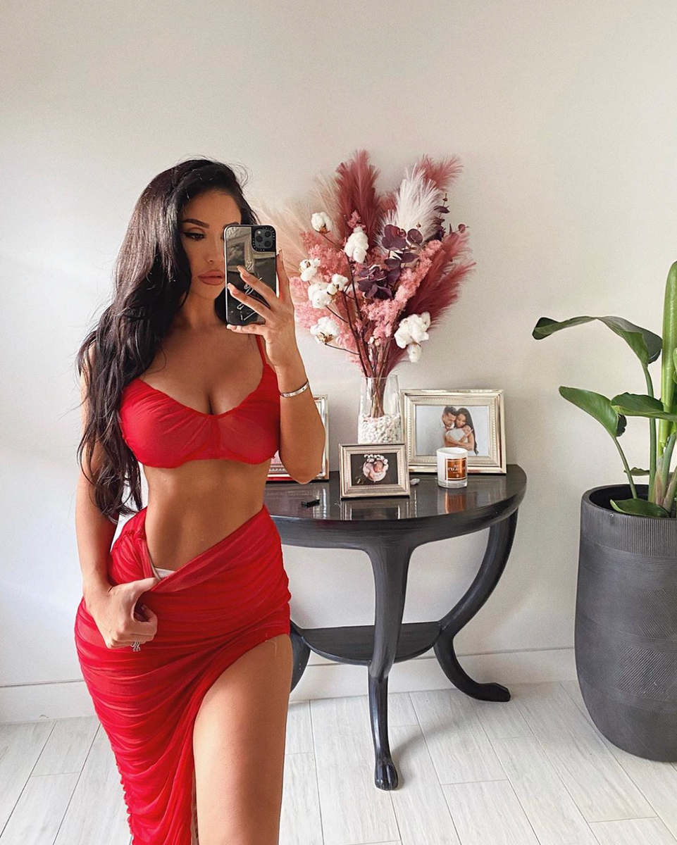 Red-y for a spicy party 🌶 fashionnova.com/collections/ma…