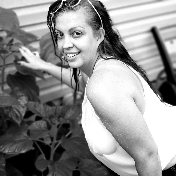 I'm exhausted... trying to gain a following on #onlyfans is exhausting.ive done 100s of pictures and<a href="/tag/onlyfans"class="tags"><span>#onlyfans</span></a>