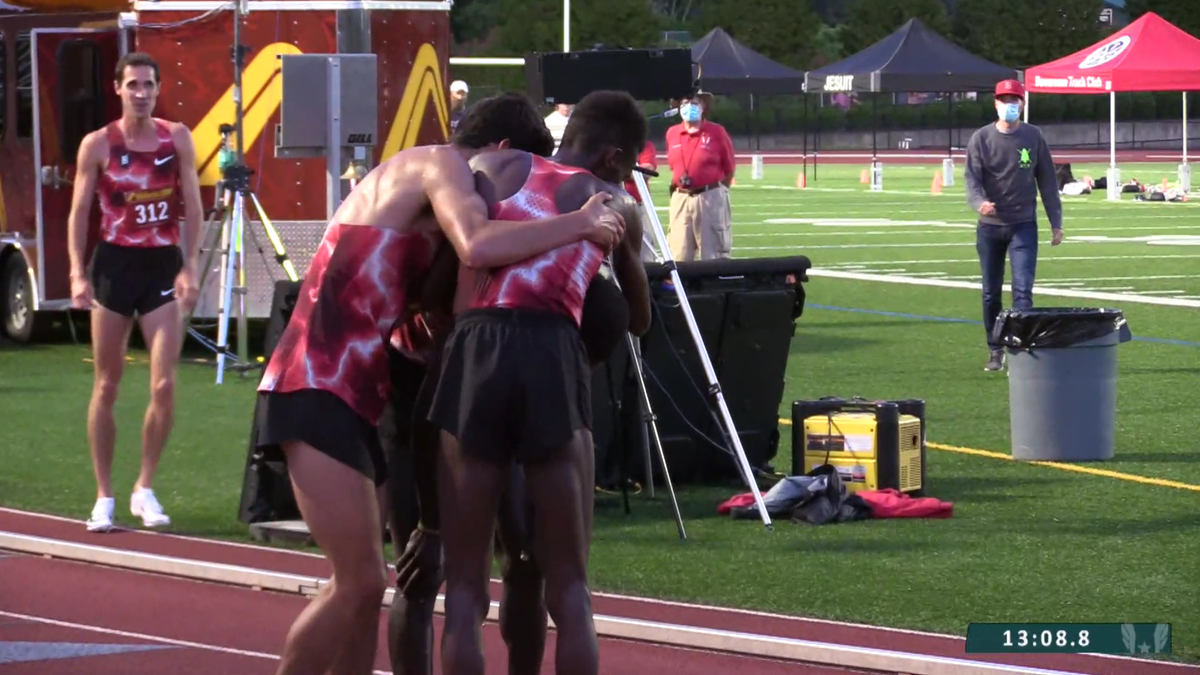 jgault13's tweet photo. Moh Ahmed runs huge 12:47.20 pb to become the 10th-fastest human in history for 5,000 meters. 3:58.59 final 1600.

Lopez Lomong also PRs with a 12:58.78 to become the ninth American under 13:00. https://t.co/jXtScOaPdU