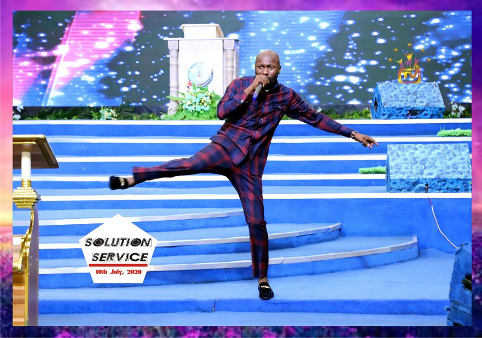 ofmhamburg's tweet photo. SOLUTION SERVICE WITH APOSTLE JOHNSON & DR. LIZZY-JOHNSON SULEMAN.
Our own restoration father exalting Name of ELOHIM live. This is the heartbeat of Christianity
#SolutionService #OFMHQ
#WithApostleJohnsonSuleman
#DrLizzyJohnsonSuleman
#CelebrationTV #10thJuly2020 https://t.co/xoJ7UPDYDS