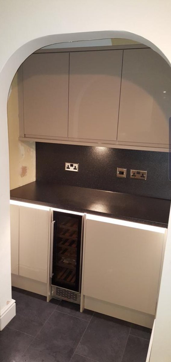 A recent kitchen installation in the Wigan area completed by our team ,

Don't hesitate to contact us for your free no obligation quotation 
Email Peter@pjbjoinerycontractors.co.uk 
Marc@pjbjoinerycontractors.co.uk