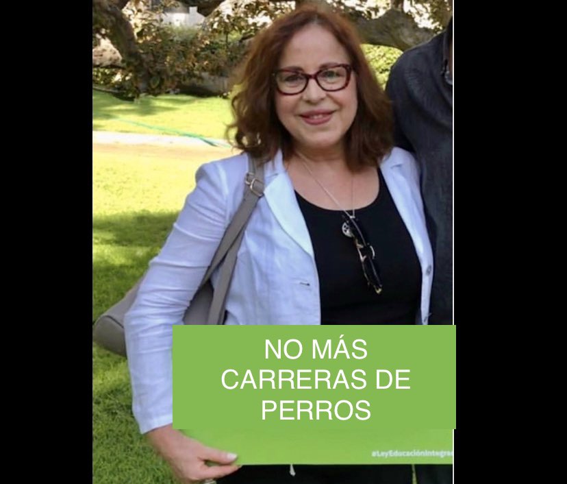 EvopoliAnimal's tweet photo. NO MÁS CARRERAS DE PERROS, Atala Macuer, Coordinadora  d Evopoli Causa Animal, siempre en apoyo a este proyecto d ley q busca prohibir la explotación d los perros en beneficio del negocio d las apuestas, no más sufrimiento animal. Te animamos a publicar tu propia foto en apoyo https://t.co/0KJvo4jiPb