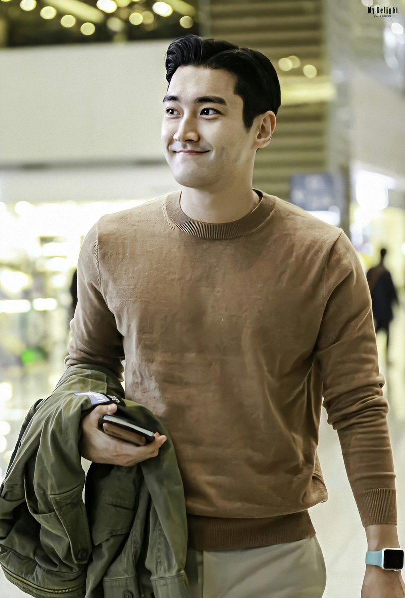 siwonsunshine98's tweet photo. King 💕💕💕

#SiwonFridays https://t.co/gyH17jJnrh