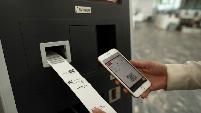 Avinor, the firm operating Norway’s 44 state-owned #airports, is rolling out an end-to-end touchless travel program to tackle the impact of COVID-19 and help restore traveler confidence. #rethinktravel  ow.ly/5Zz0102iw7F