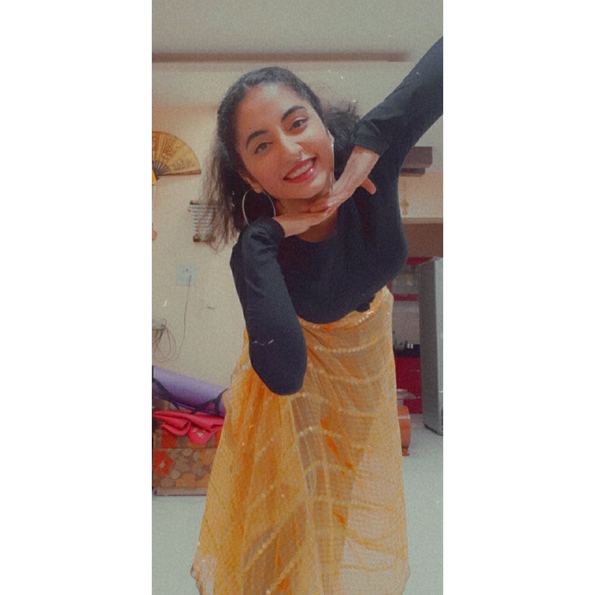 ShuchikaJoshi's tweet photo. Life is too short.
Smile while you still have teeth😁❤
#shuchikajoshi #instapose #instamodel #instagrammer #pose #model #punemodel #influencer #snapchat #smile #keepsmiling https://t.co/S9KeVFag7m
