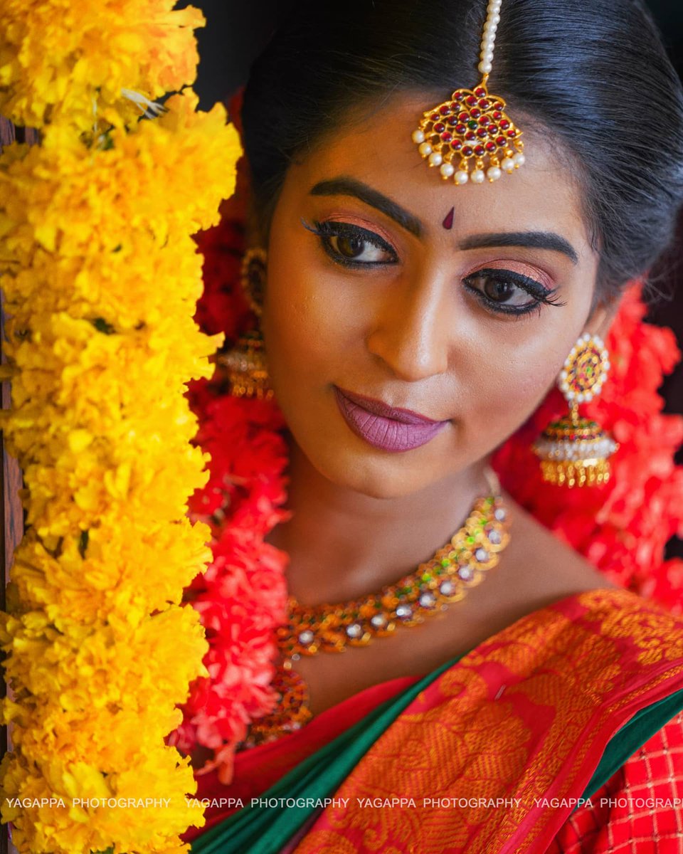 Gkuhasini's tweet photo. Here is the link of THUMBI THULLAL COVER SONG from Cobra movie 
https://t.co/9GwL4UeGhK 👈
Makeup @uoonik_bridal_designer Costume @luckysilks  #watchit #covervideo #coversong #watchinyoutube  #trendingvideos #trendingcovers #youtubevideos #actress #Kuhasini https://t.co/hRN09TlHfp