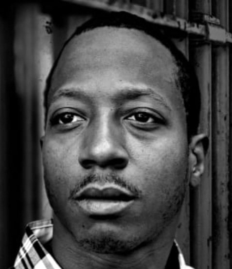 mmpadellan's tweet image. Kalief Browder was put in Rikers Island for 3 years -- without a trial -- on suspicion of stealing a backpack.

Roger Stone was found guilty on 7 counts and is free. Don't tell me systemic racism isn't real.

It's Black and White.