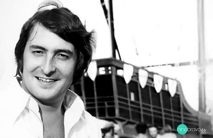 "Donde brilla el tibio sol
con un nuevo fulgor dorando las arenas, donde el aire es limpio aún
bajo la suave luz de las estrellas..." #NinoBravo #America #FelizFinde