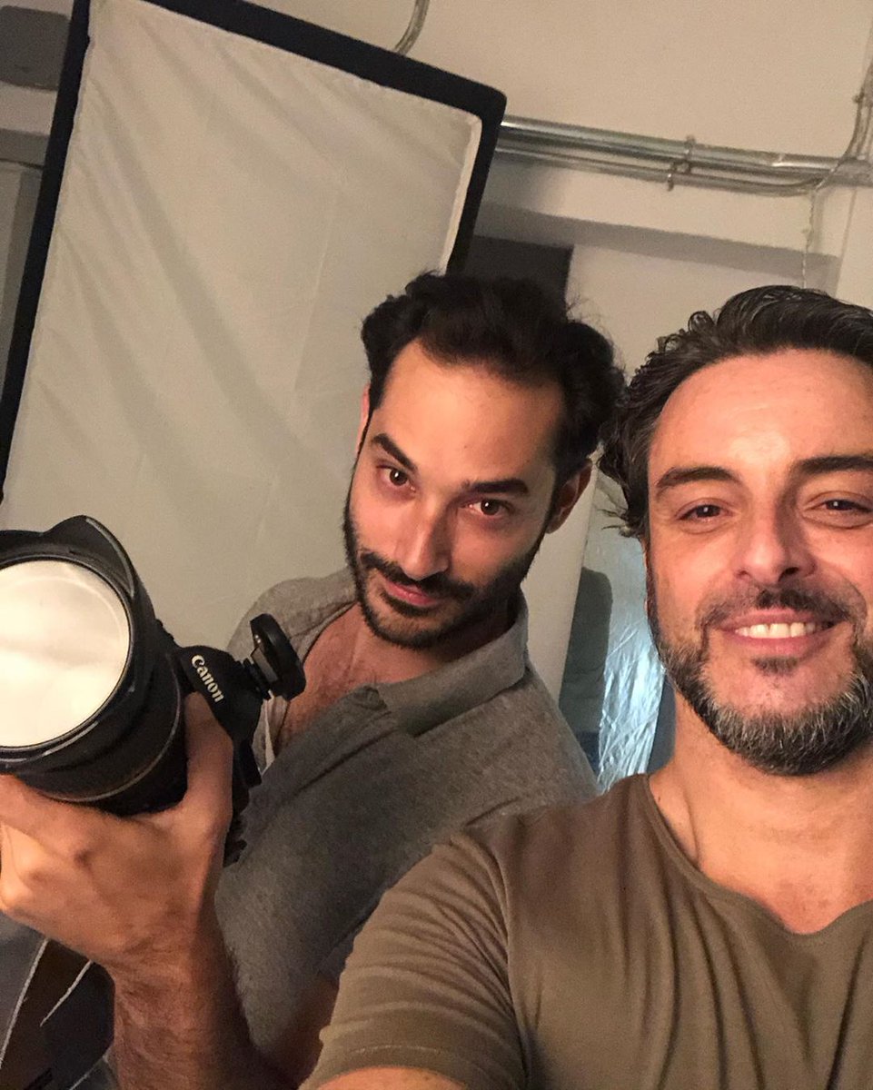 MarinaS31877687's tweet photo. Hoy tocaba renovar y hacerme nuevas fotos . Y como me alegro de que sean con #jmfestudio ! Grandeeeee !! Que fotos más bonitas ! #juevesderenovación #newphotos #actor #madrid #jaimemenendez #atopee @BernardBullen https://t.co/e5a7MdCaTj