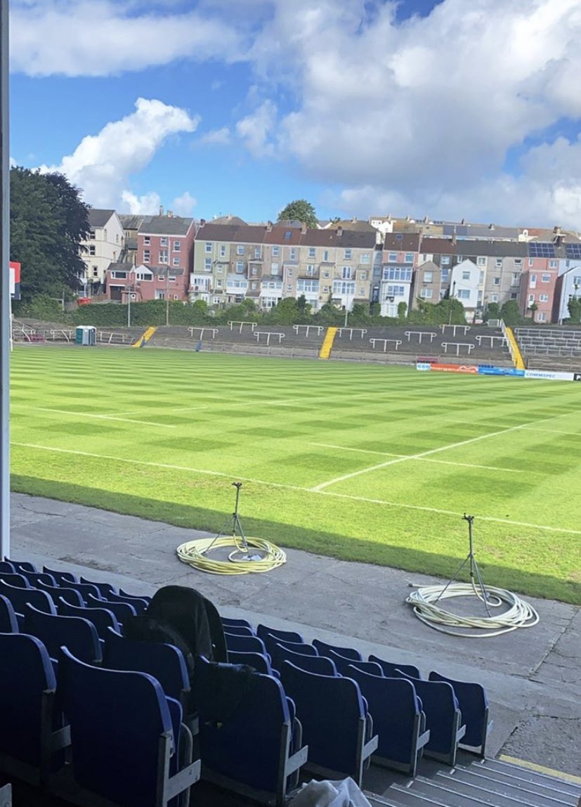 Pitch at St Helen is always looking good but this just takes it to another level! 😍 have your seen a better club rugby pitch?! John the grounds man has been working his magic over lockdown 🙌