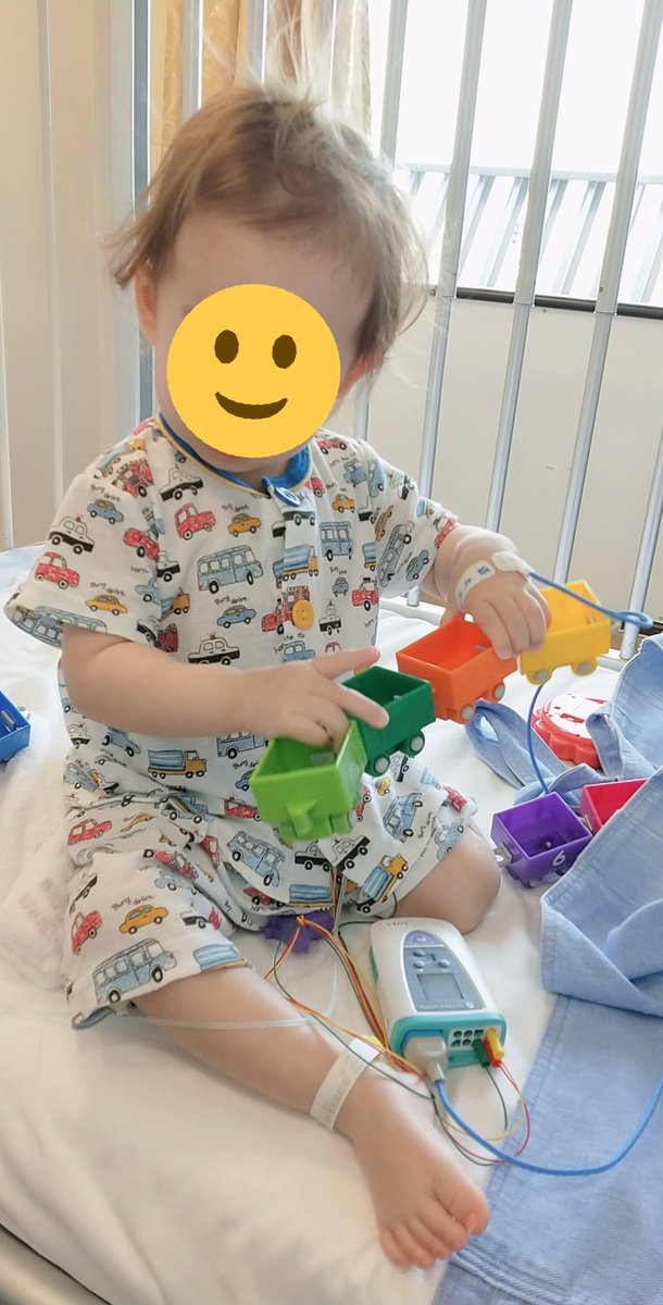 2歳児に振り回されるきーち はいぱーねぐせ 点滴の部品作ってる会社様 子供が噛んでも千切れない点滴コード作って欲しいです W 前回も噛みちぎって大惨事だったけど またやるって事は点滴の中身直接飲んでも不味くないって事 不味かったらもう