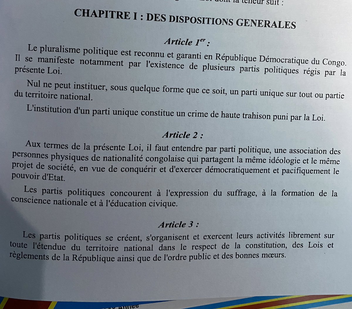 IurisBbb's tweet photo. Si on doit suivre scrupuleusement l’esprit et la lettre de l’article 2 alinéa 2 de la présente loi. Le nombre des partis politiques diminuera sensiblement en RDC. Et même les partis les plus populaires se trouveront à la poubelle. Que dire de l’article 3!? https://t.co/xU9XTHpWeF