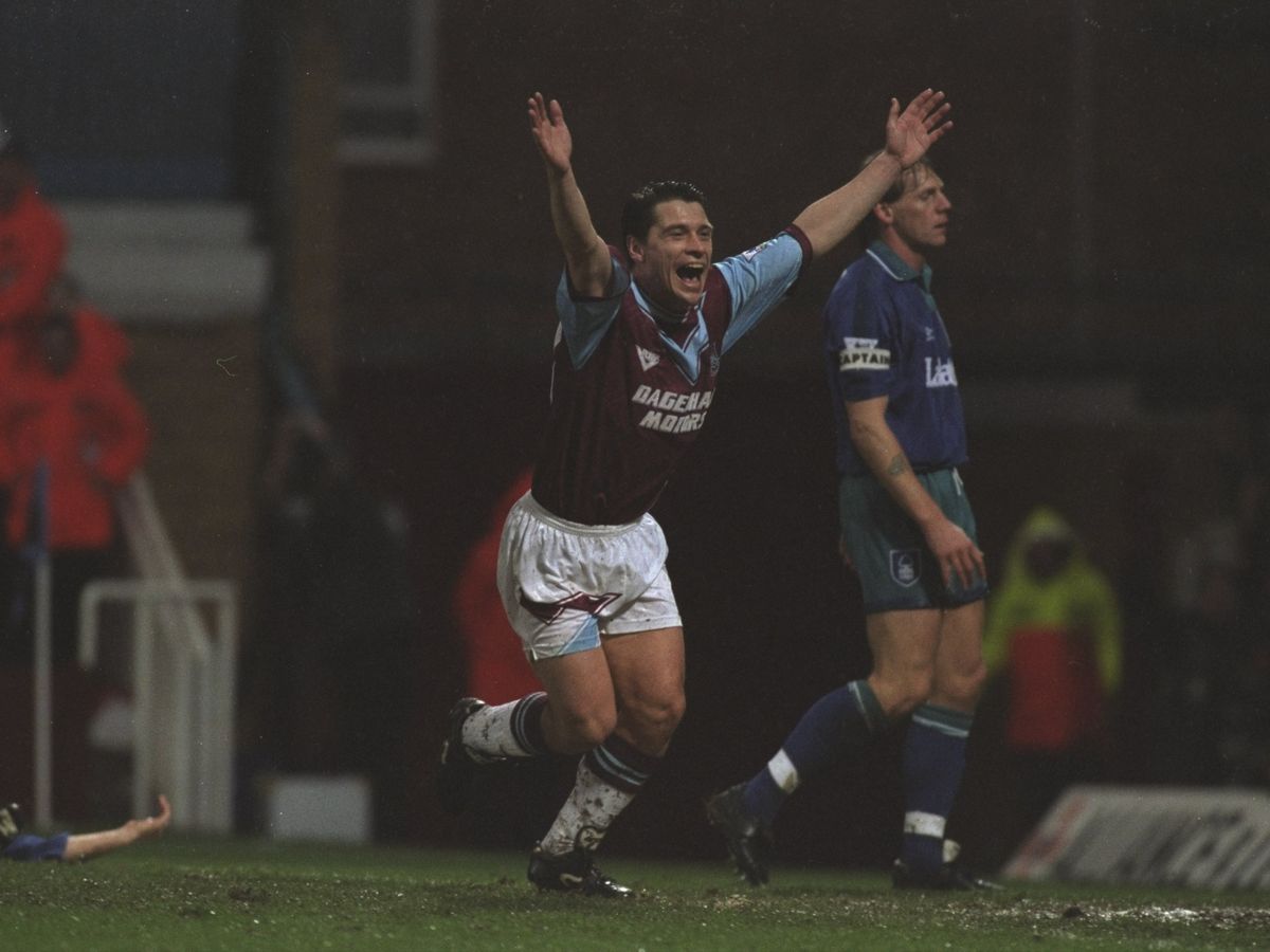 Put your hands up if it\s your birthday! Happy Birthday to West Ham legend Tony Cottee  