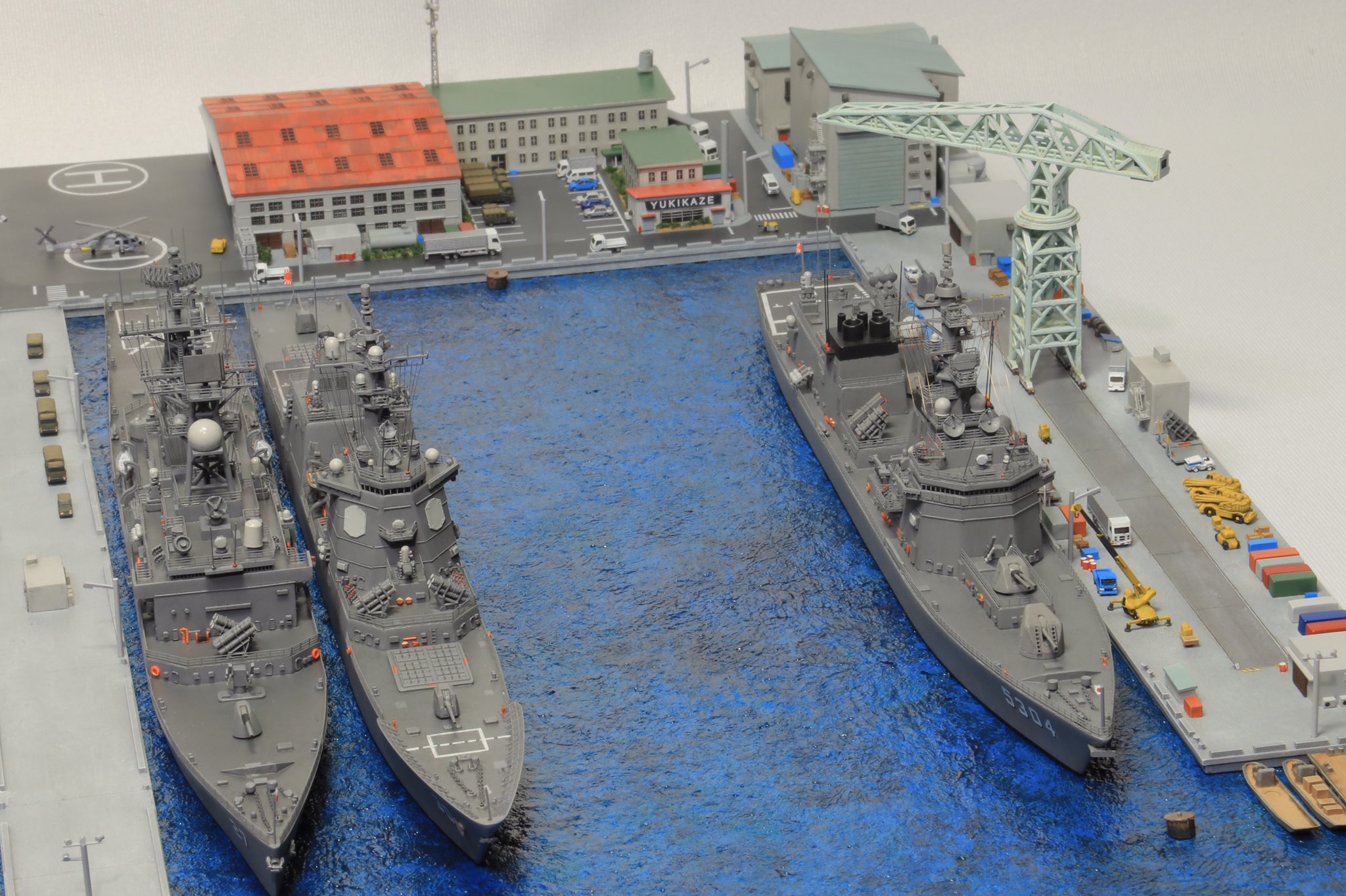 日本海軍 軍港 ジオラマ　1/700完成品 1/700「日本海軍 軍港ジオラマ」完成品｜艦船模型の販売する