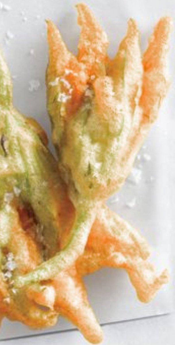 vandyy_1's tweet image. Made both.... #Pakode and #Tempura 😋😋
@vikashkojha @MrRohitt